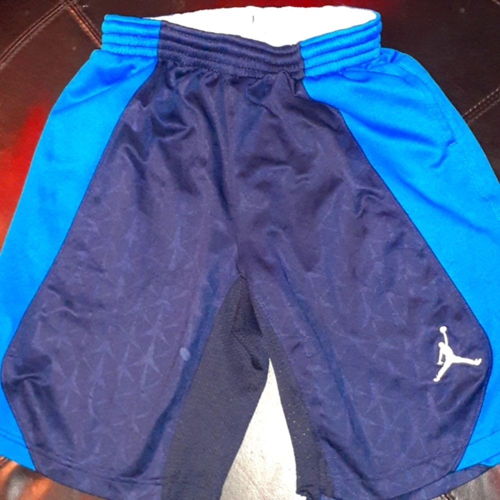 Kids Jordan ball shorts